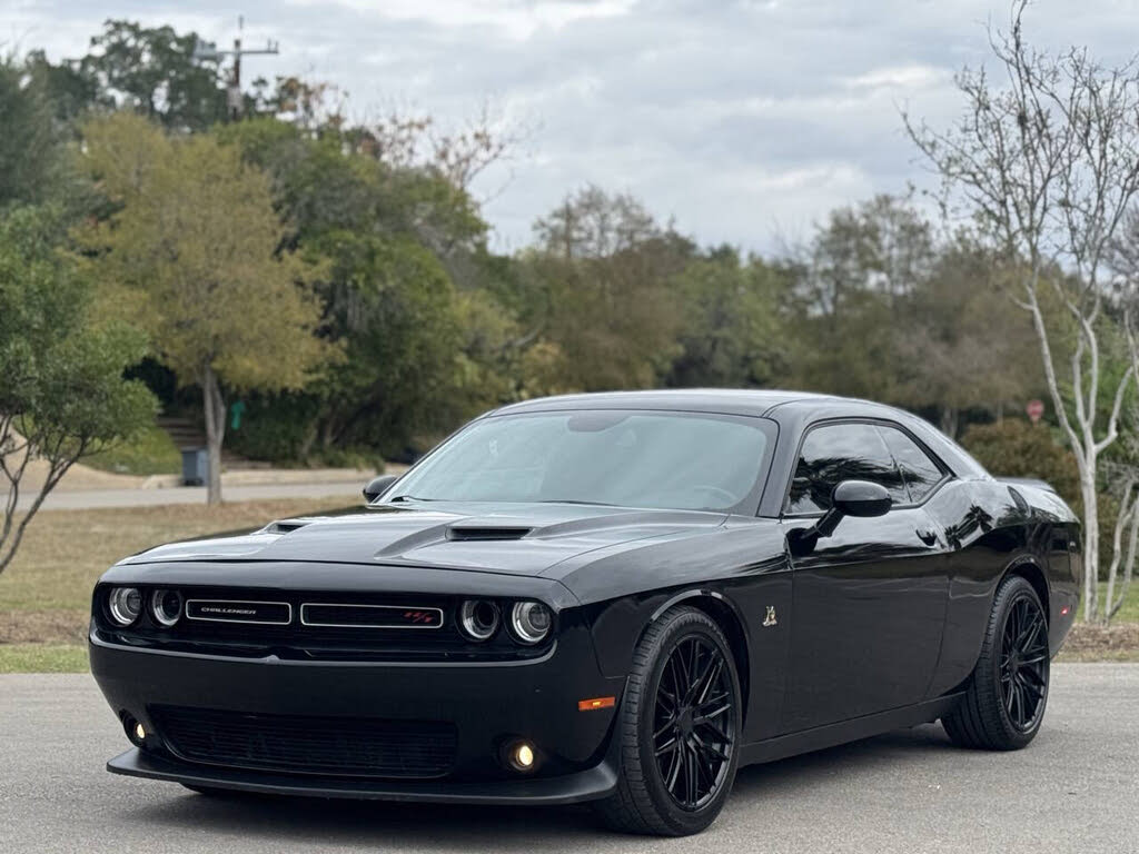2017 Dodge Challenger R/T Scat Pack RWD