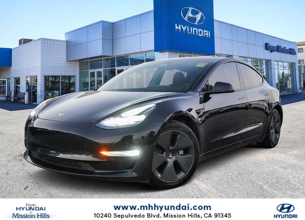 2022 Tesla Model 3 Long Range AWD