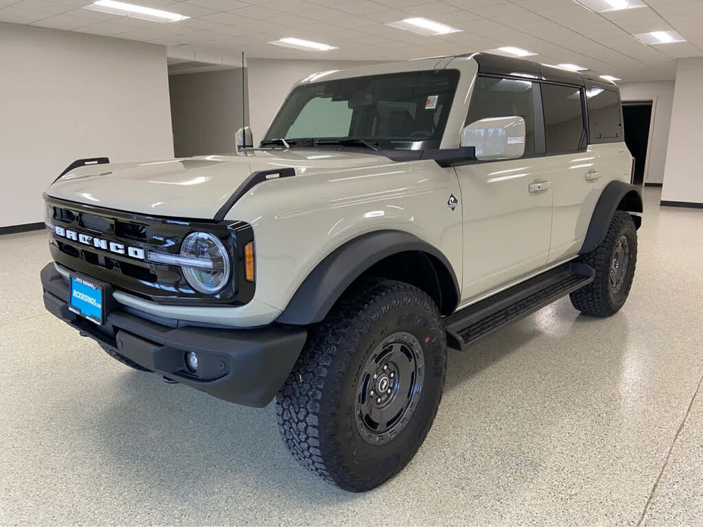 2025 Ford Bronco Outer Banks 4-Door 4WD