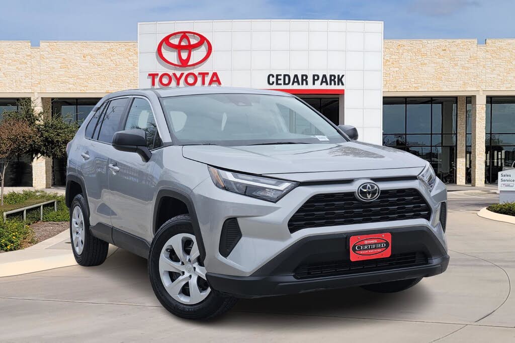 2025 Toyota RAV4 LE FWD