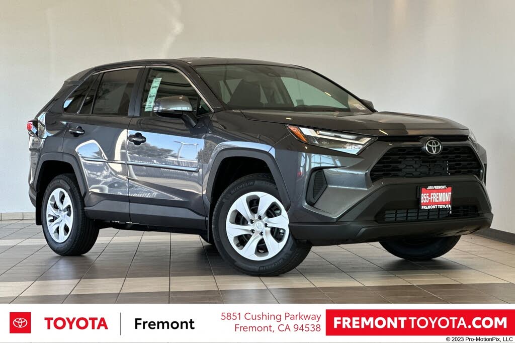 2025 Toyota RAV4 LE FWD