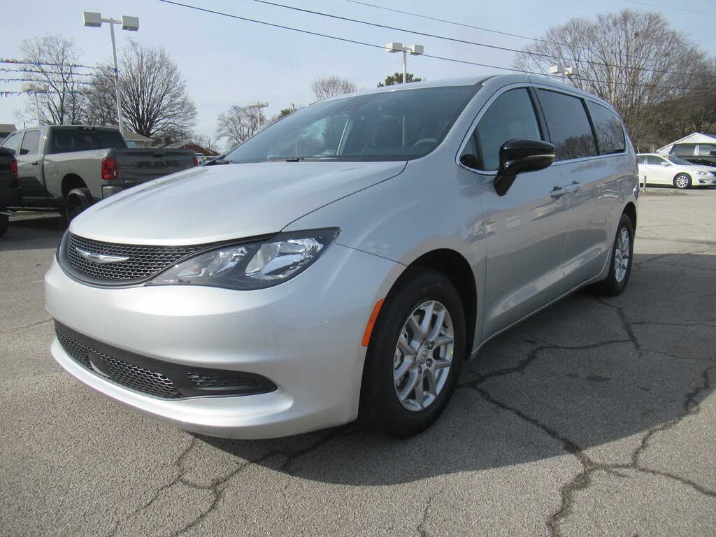 2026 Chrysler Voyager LX FWD