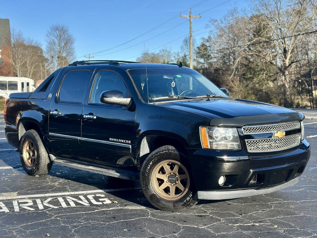 2013 Chevrolet Avalanche LTZ Black Diamond Edition RWD
