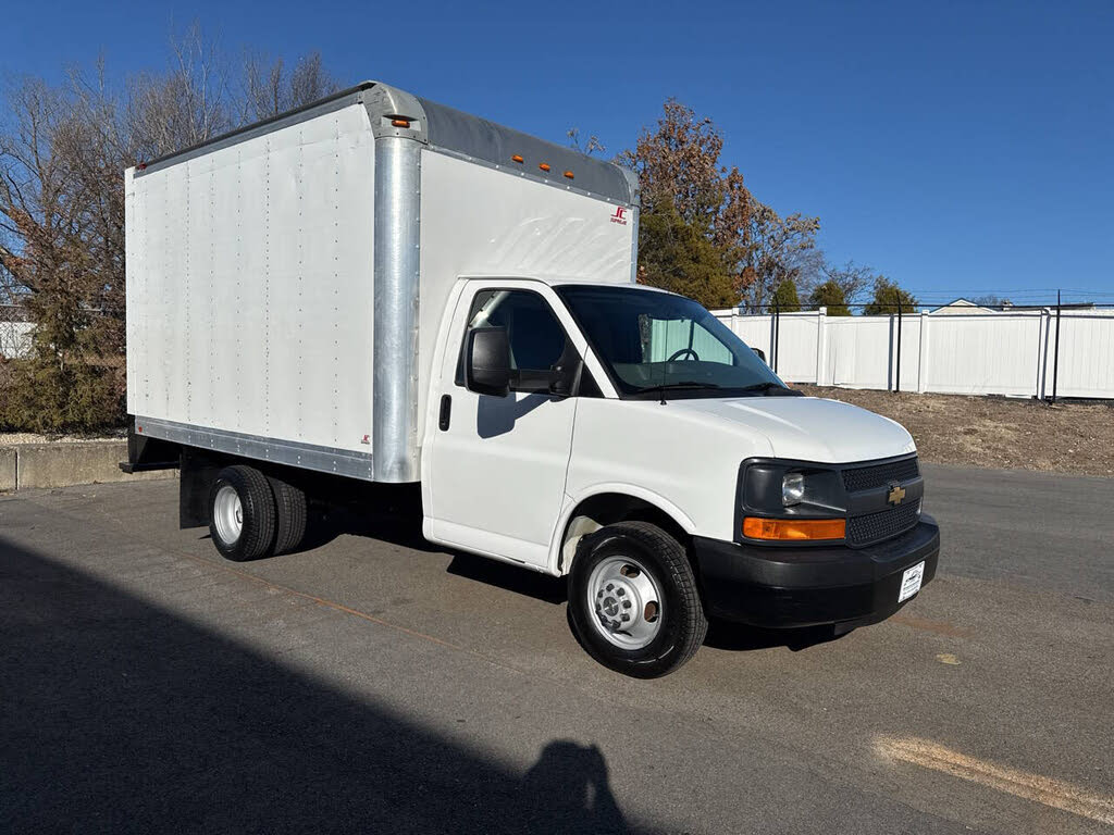2015 Chevrolet Express Chassis 3500 139 Cutaway with 1WT RWD