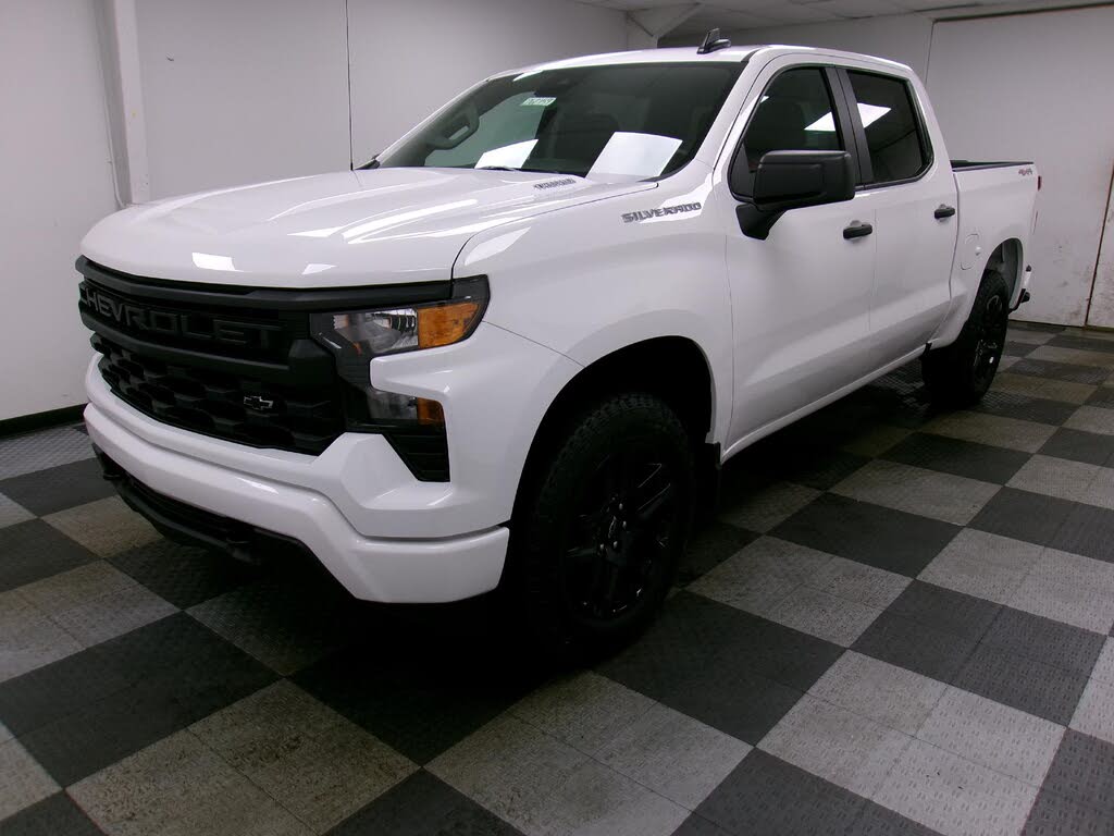 2026 Chevrolet Silverado 1500 Custom Crew Cab 4WD