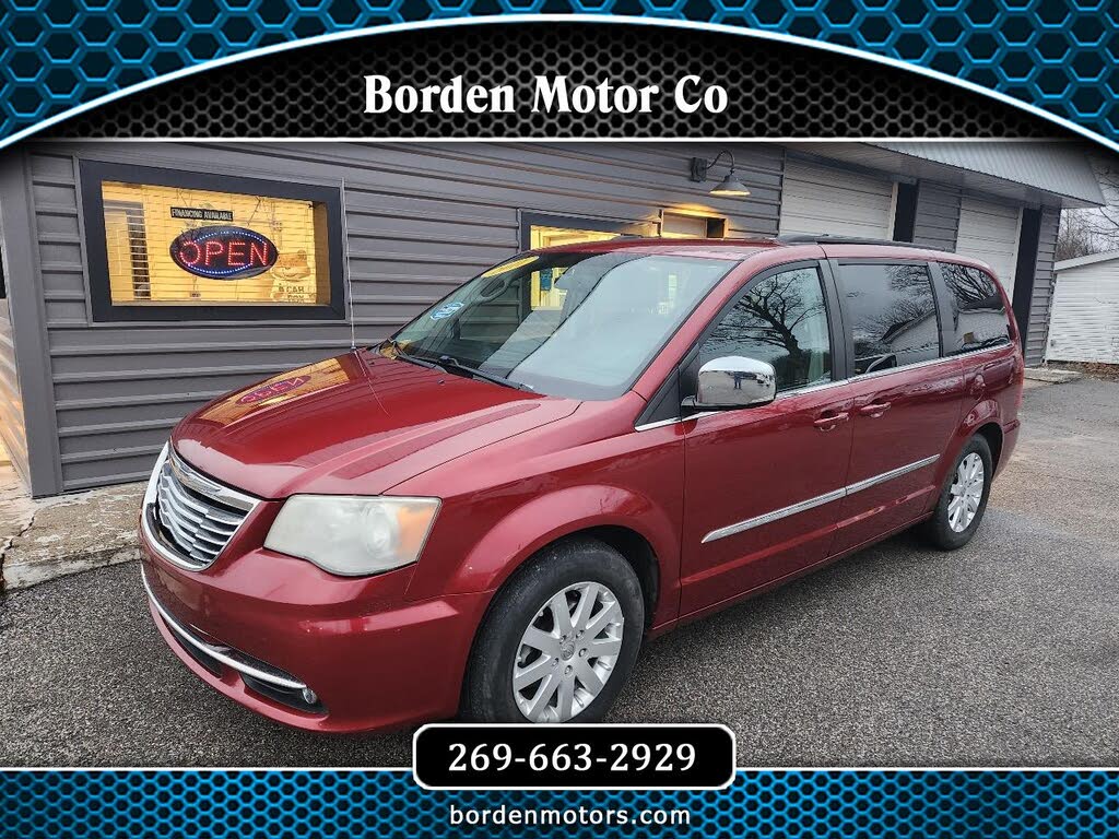2011 Chrysler Town & Country Touring-L FWD