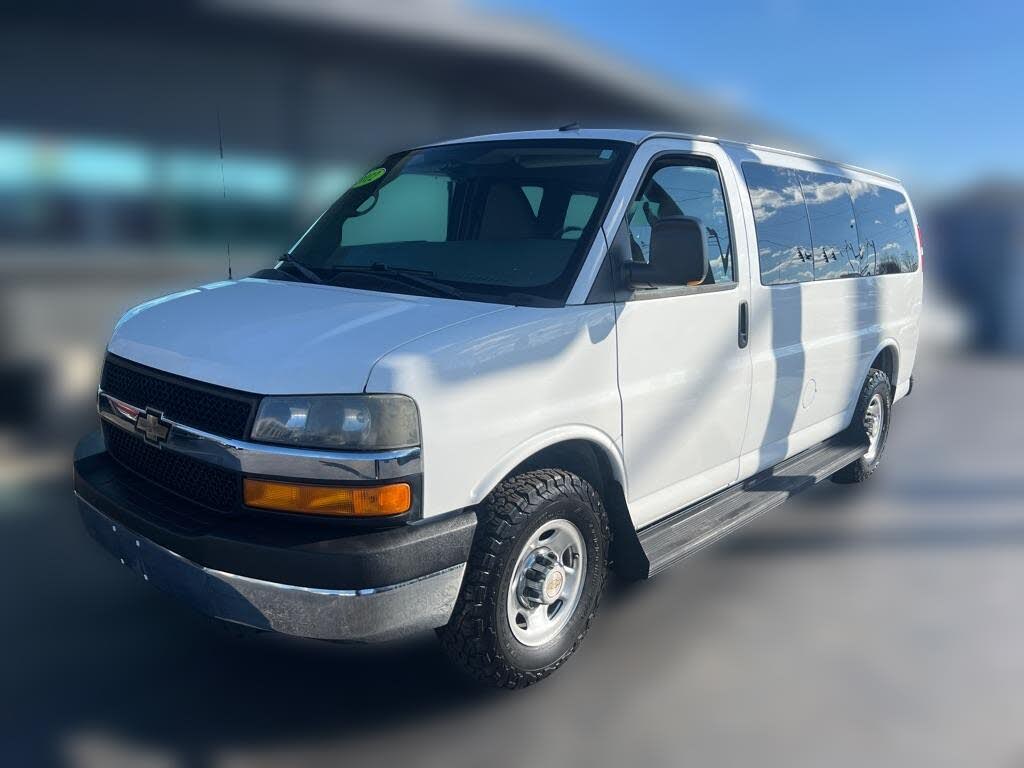 2012 Chevrolet Express Passenger 2500 LT RWD