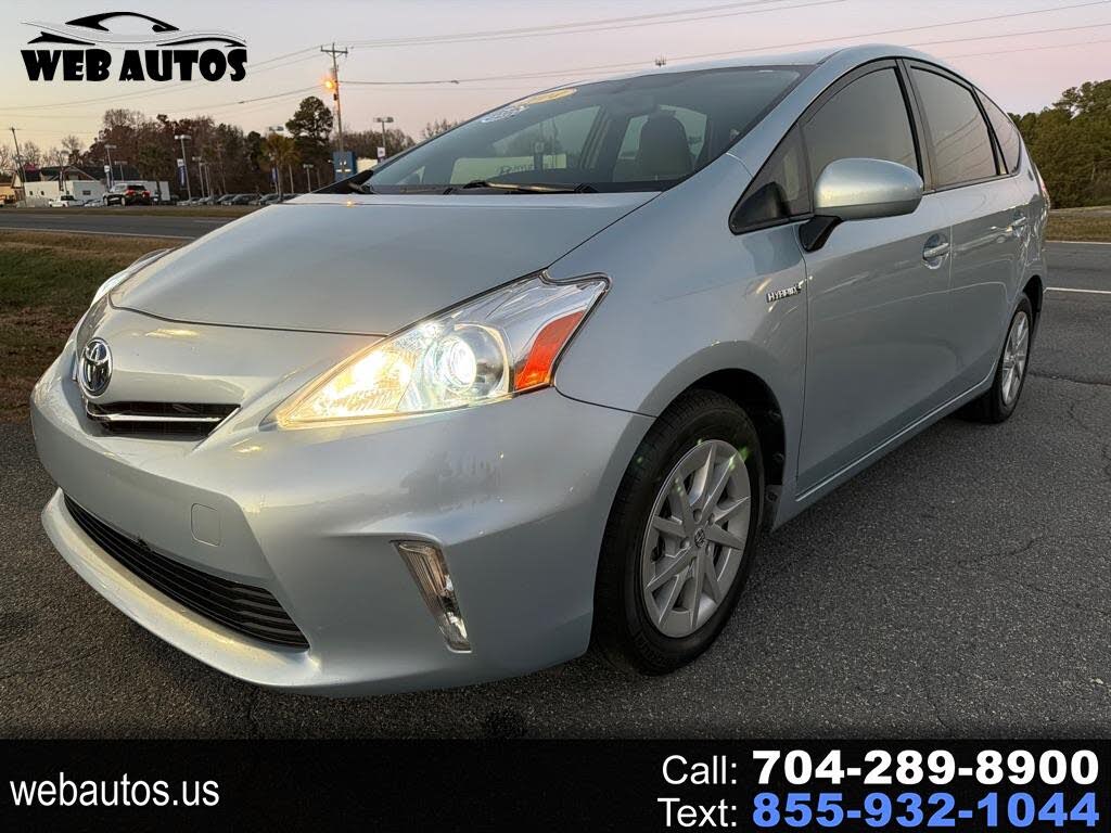 2014 Toyota Prius v Five FWD