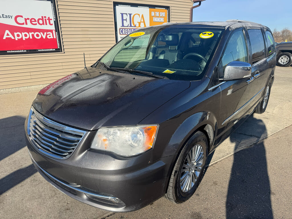 2015 Chrysler Town & Country Touring-L FWD