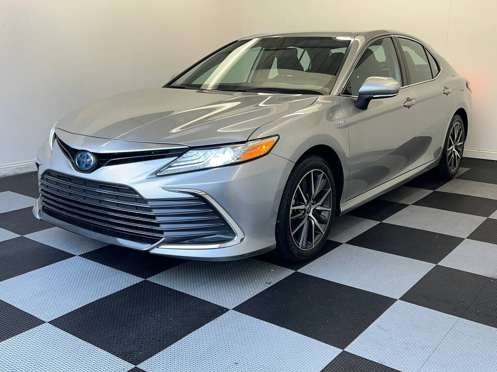 2021 Toyota Camry Hybrid XLE FWD