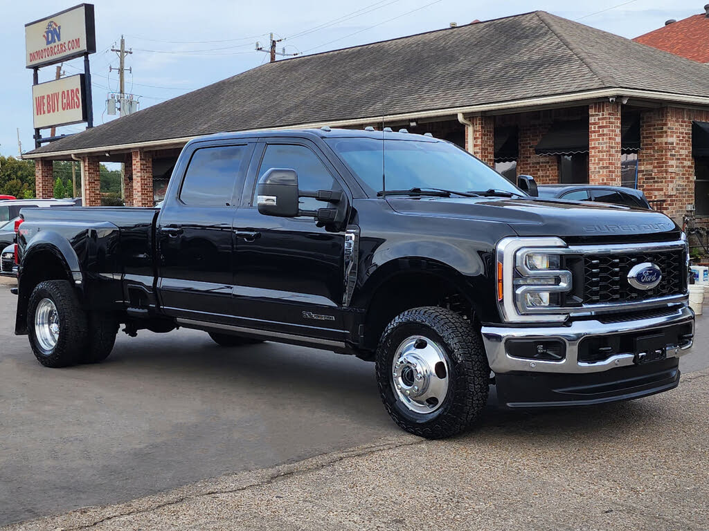 2023 Ford F-350 Super Duty Lariat Crew Cab LB DRW 4WD