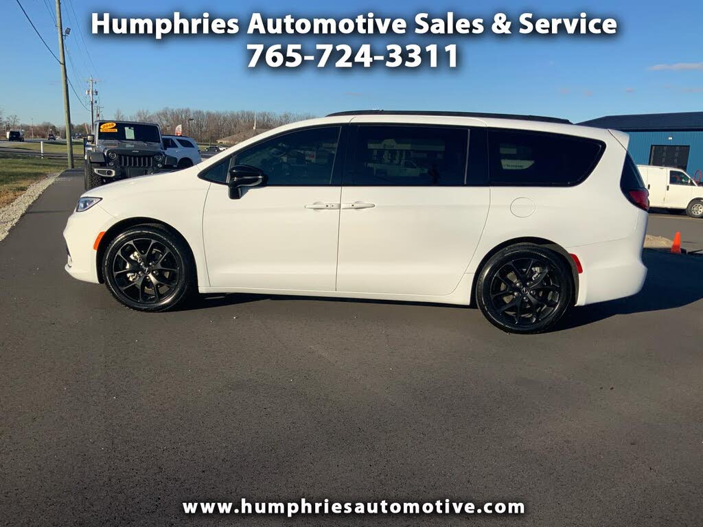 2025 Chrysler Pacifica Limited FWD