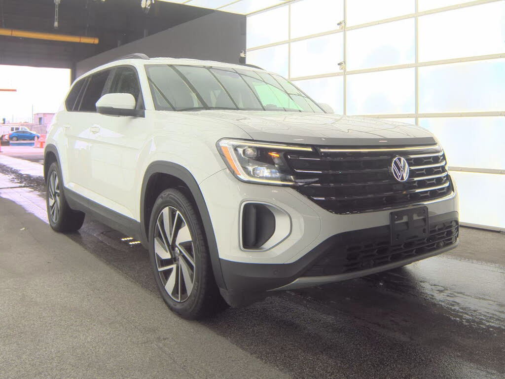 2025 Volkswagen Atlas SE 4Motion with Technology