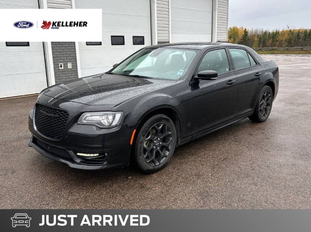 2023 Chrysler 300 Touring L AWD