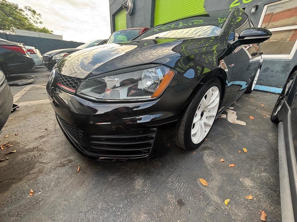 2017 Volkswagen Golf GTI 2.0T S 4-Door FWD