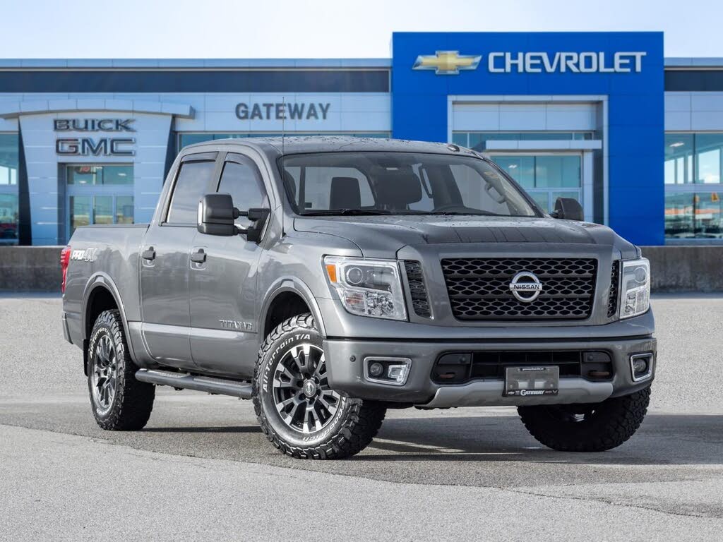 2018 Nissan Titan PRO-4X Crew Cab 4WD