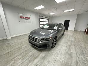 Volkswagen Passat 2.0T R-Line FWD