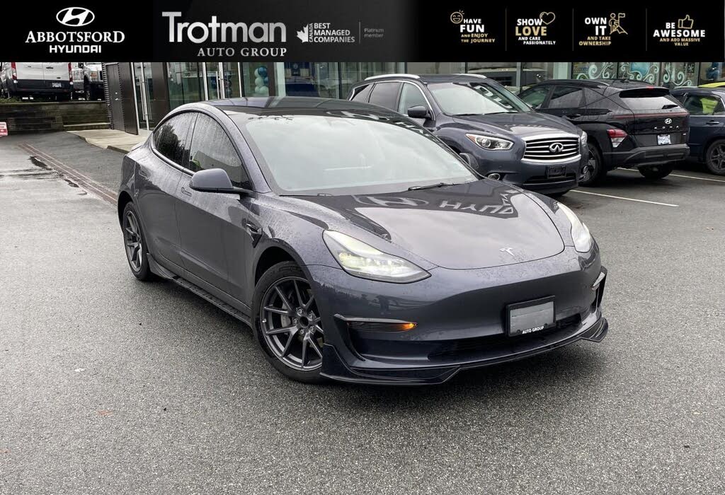 2023 Tesla Model 3 RWD