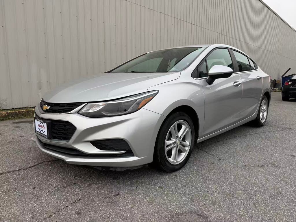 Chevrolet Cruze LT Sedan FWD 2017