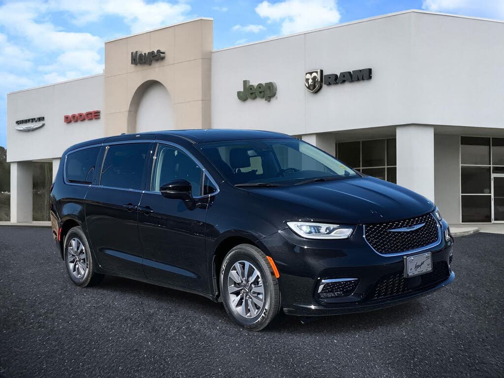 2023 Chrysler Pacifica Hybrid Touring L FWD
