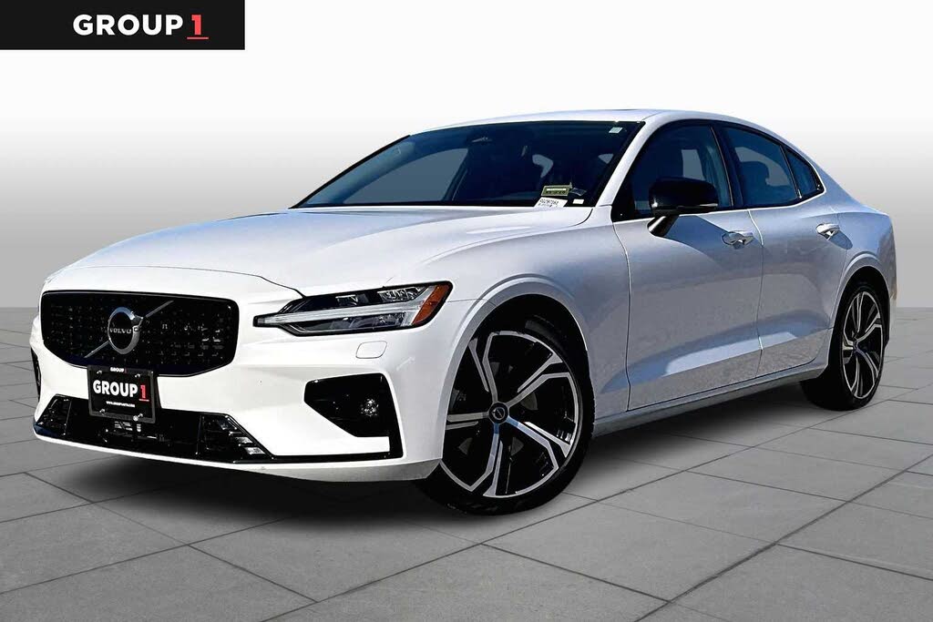 2024 Volvo S60 B5 Core Dark Theme AWD