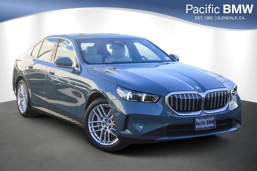 2025 BMW 5 Series 530i RWD