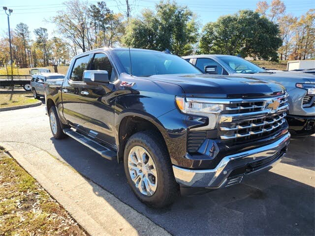 2024 Chevrolet Silverado 1500 LTZ Crew Cab 4WD