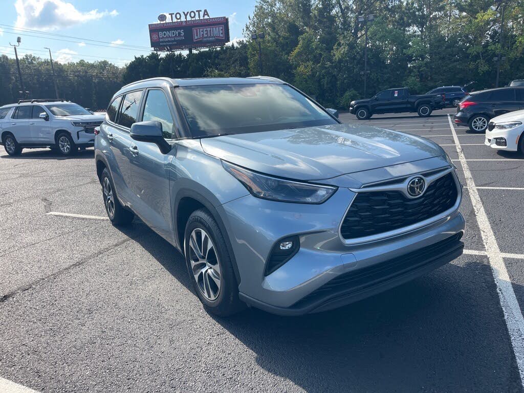 2023 Toyota Highlander XLE FWD