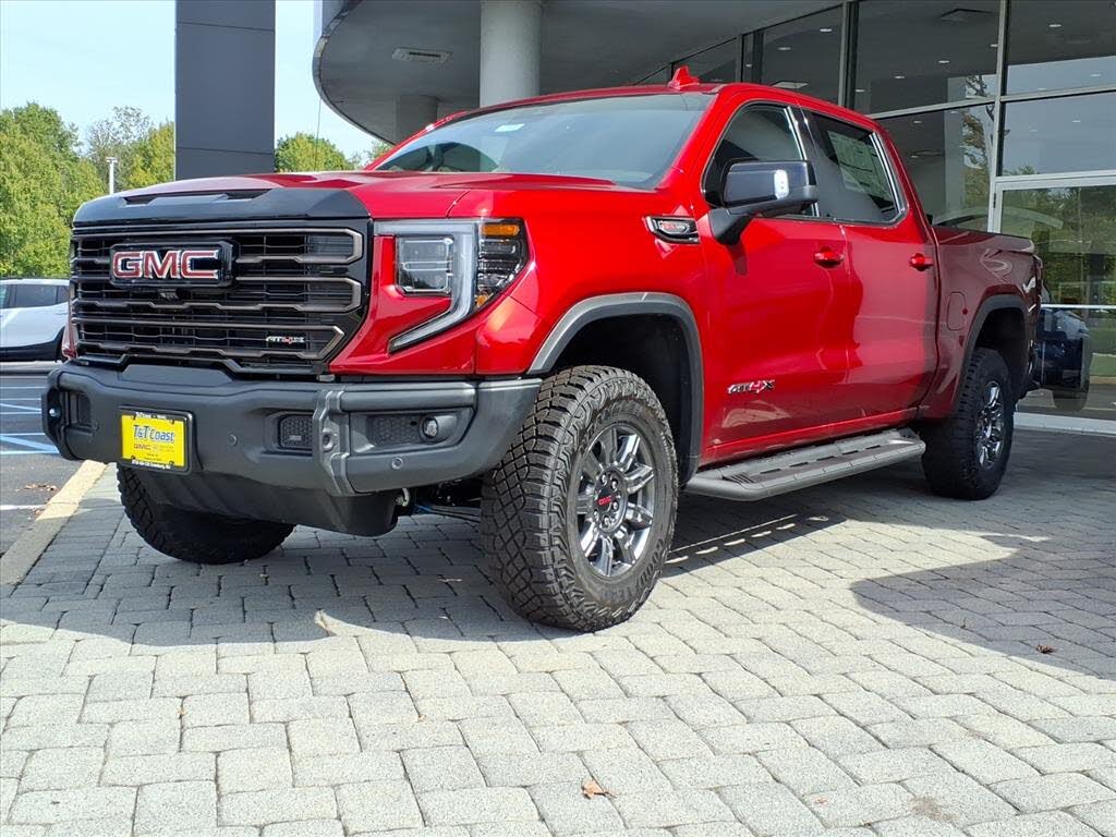 2025 GMC Sierra 1500 AT4X Crew Cab 4WD