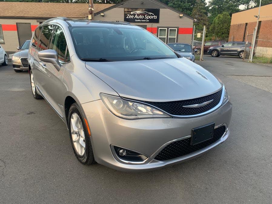 2017 Chrysler Pacifica Touring L FWD