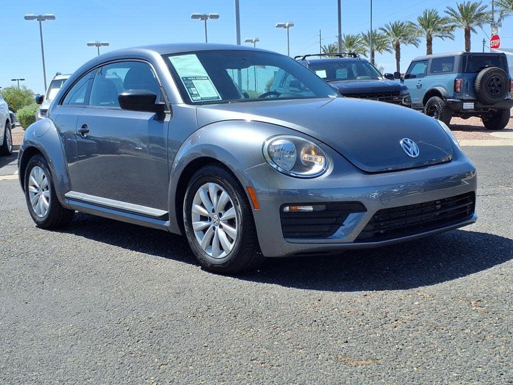 2018 Volkswagen Beetle 2.0T S Hatchback FWD