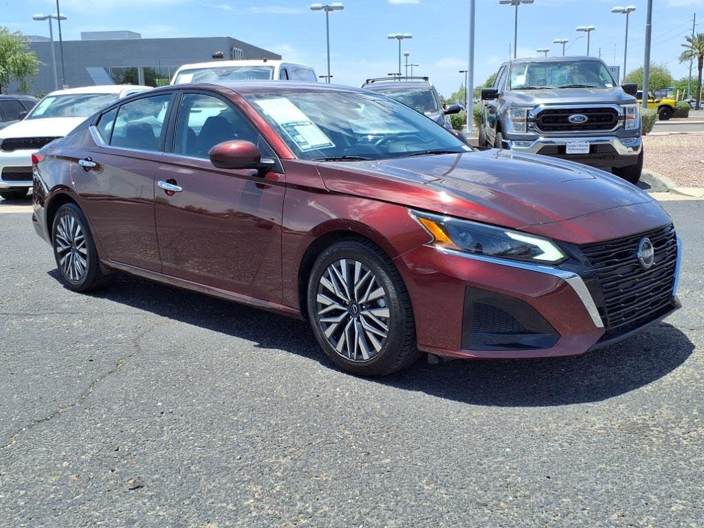 2023 Nissan Altima 2.5 SV FWD