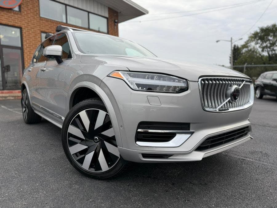 2023 Volvo XC90 Recharge T8 Ultimate Bright Theme 7-Passenger eAWD