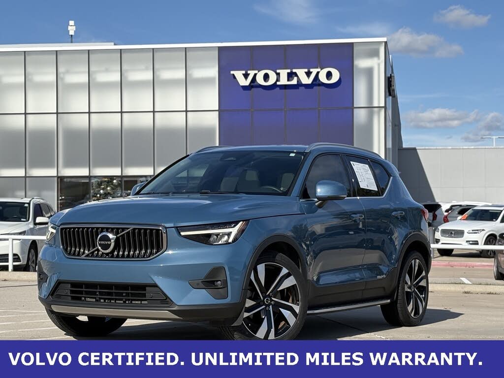 2023 Volvo XC40 B4 Plus Bright Theme FWD
