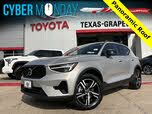 Volvo XC40 B5 Plus Bright Theme AWD