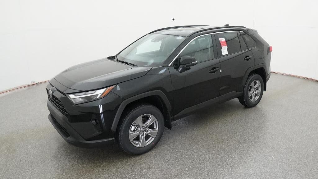 2025 Toyota RAV4 XLE FWD