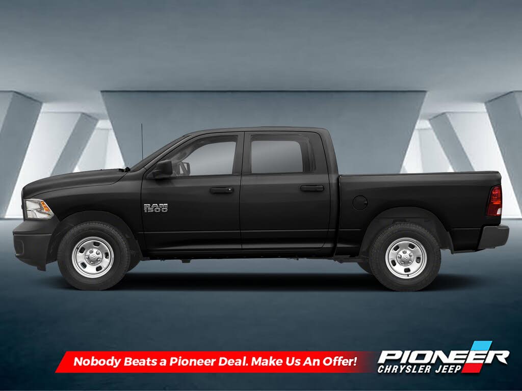 2015 RAM 1500 ST Crew Cab 4WD