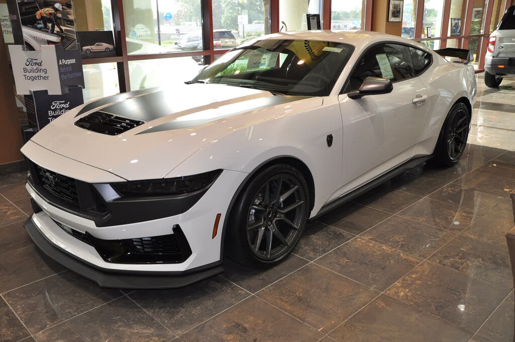 2025 Ford Mustang Dark Horse Fastback RWD