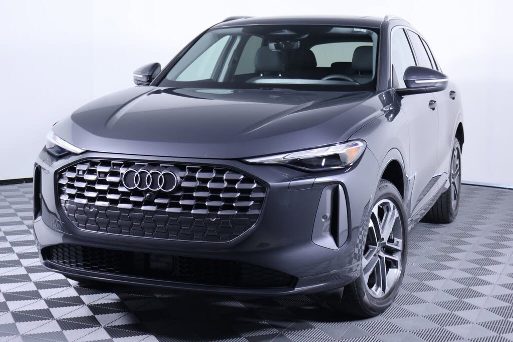 2025 Audi Q5 quattro Premium 40 TFSI