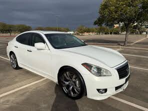 INFINITI M56 RWD