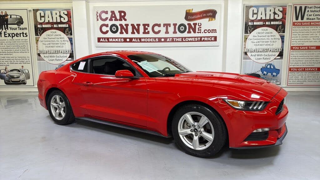 2017 Ford Mustang V6 Coupe RWD