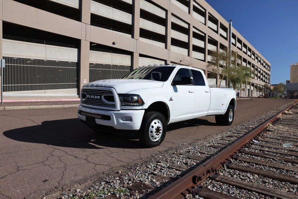 2018 RAM 3500 Laramie Crew Cab LB DRW 4WD