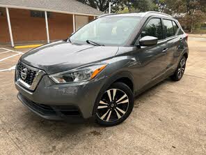 Nissan Kicks SV FWD