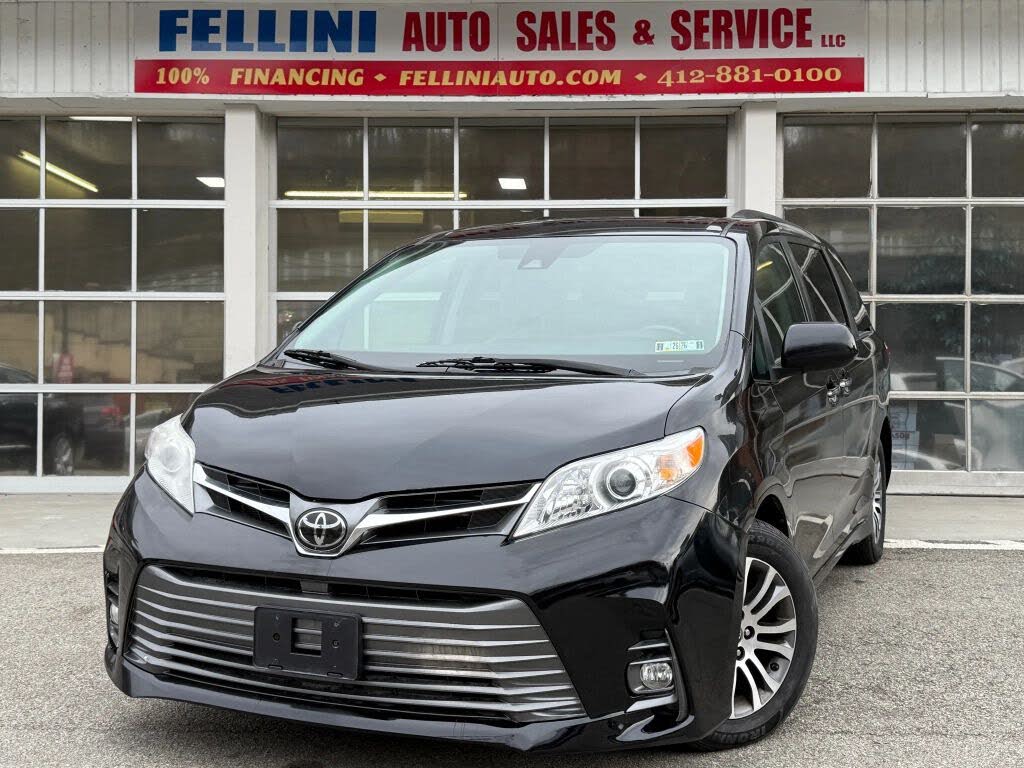 2020 Toyota Sienna XLE Premium 8-Passenger FWD