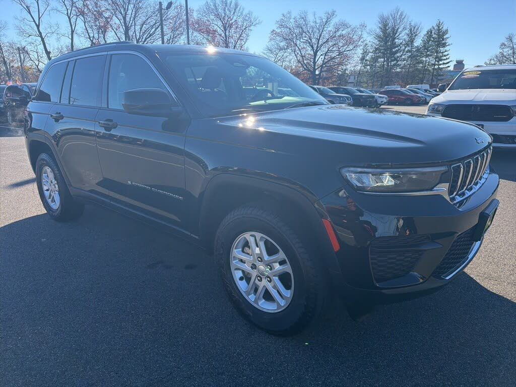 2023 Jeep Grand Cherokee Laredo 4WD