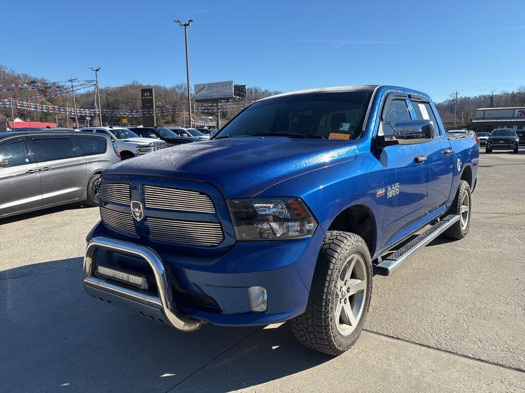 2016 RAM 1500 Express Crew Cab 4WD