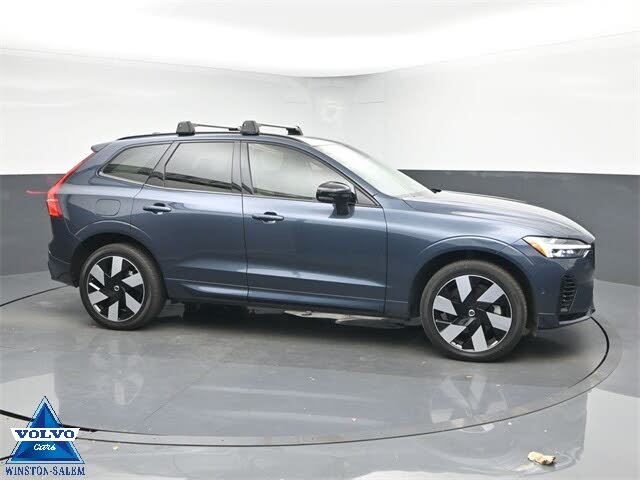 2024 Volvo XC60 Recharge T8 Plus Dark Theme eAWD