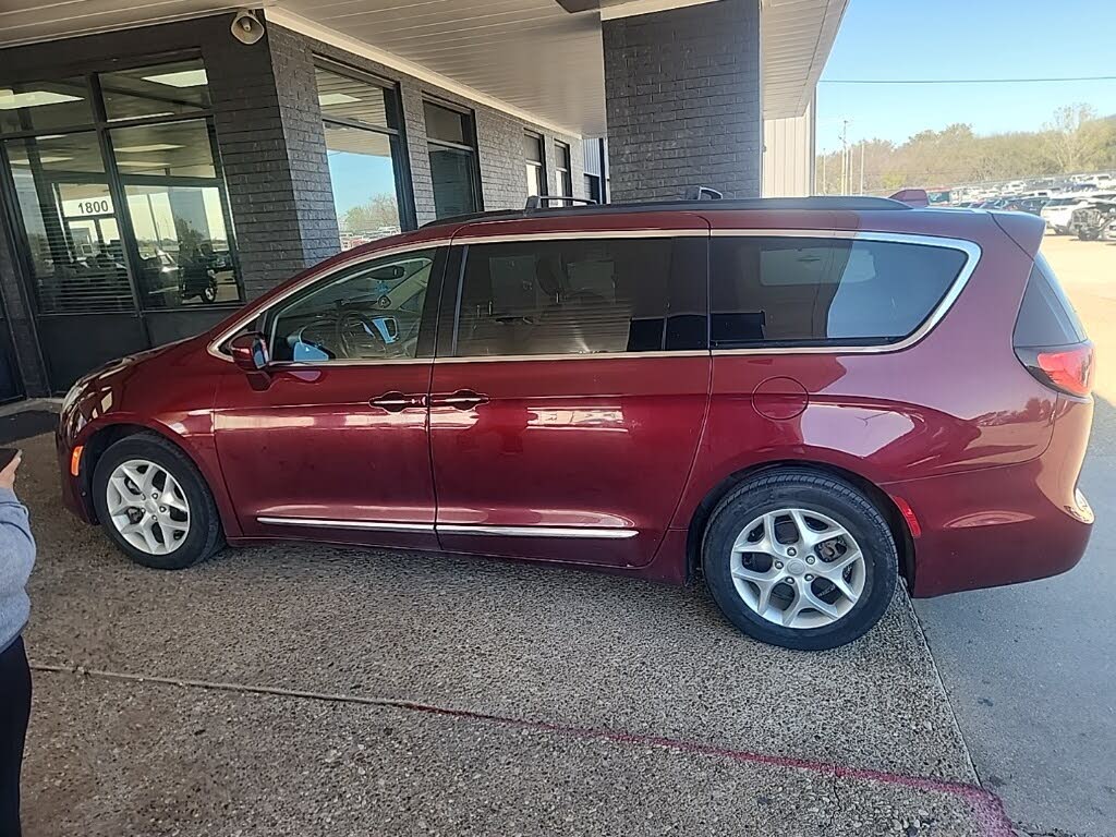 2017 Chrysler Pacifica Touring L FWD