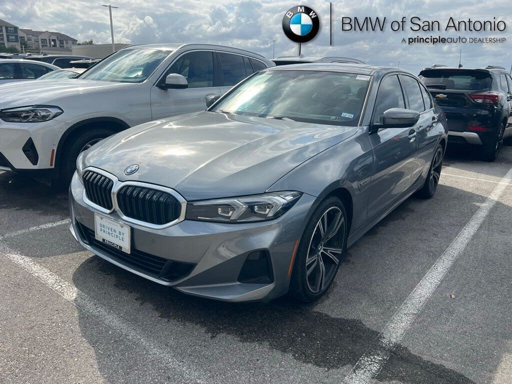 2023 BMW 3 Series 330e Hybrid Plug-in RWD