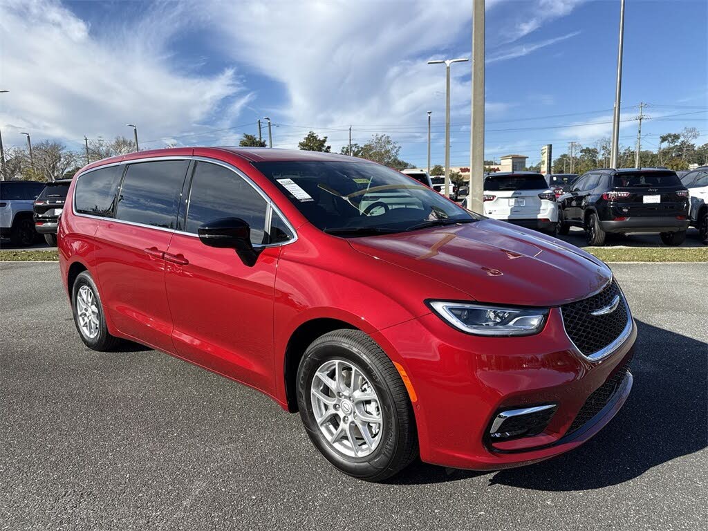 2026 Chrysler Pacifica Select FWD